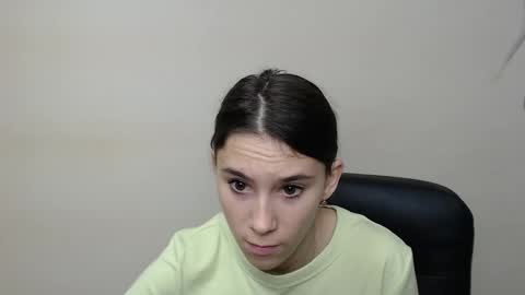 Snapshot of rosalais_ chatting on September 17, 6:39 am Rose online show from September 17, 6:39 am