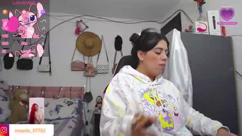 Snapshot of rosario_1996 chatting on October 17, 7:12 am rosario_1996 online show from October 17, 7:12 am