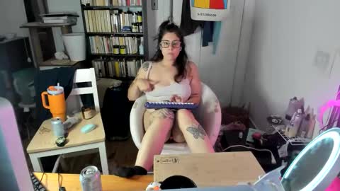 Snapshot of rose257044 chatting on October 15, 8:53 pm rose257044 online show from October 15, 8:53 pm