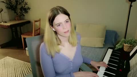 rose77782 online show from April 28, 1:58 am