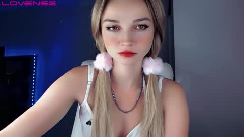 Snapshot of rose__luck chatting on September 23, 7:20 pm rose__luck online show from September 23, 7:20 pm