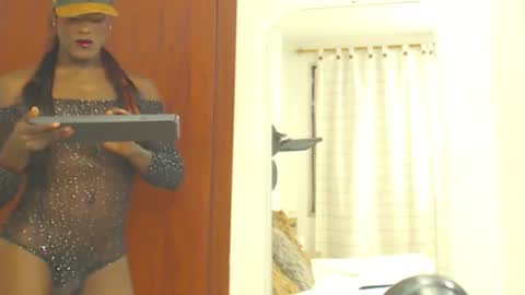 rose_valentiine online show from June 25, 12:21 pm