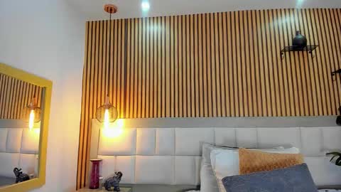 roseaurora online show from October 29, 1:46 pm