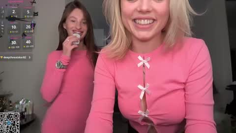 Sophie and Sarah online show from April 17, 7:27 pm