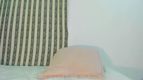 roselyn online show from June 29, 10:15 am