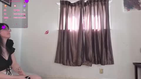 Rose   online show from May 4, 2:23 pm