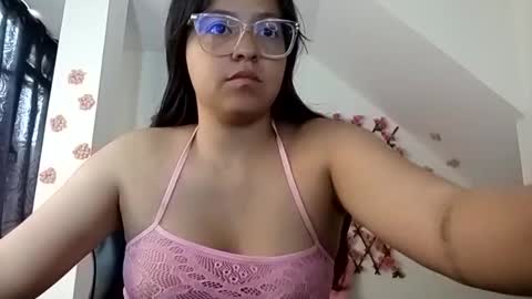 Roseviole  online show from November 6, 4:32 pm