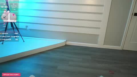 Rosie Bones online show from May 23, 10:17 pm