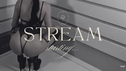 Rosie Bones online show from August 7, 9:02 pm