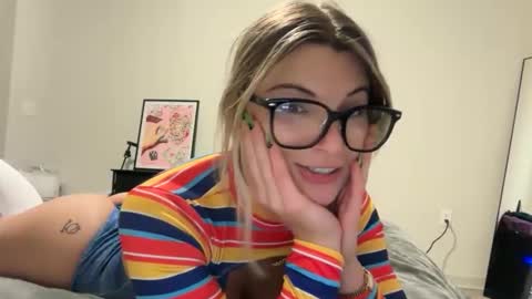 Rosie  online show from October 22, 1:09 am