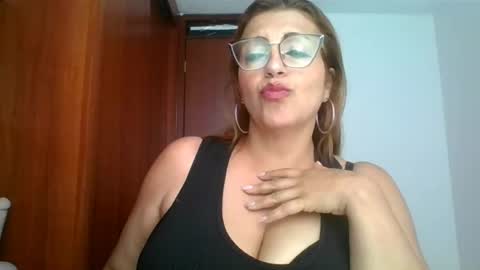 Rossana  online show from May 2, 12:33 pm