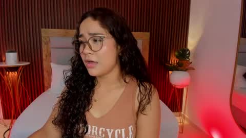 rossie_lanie_ online show from June 4, 7:53 pm