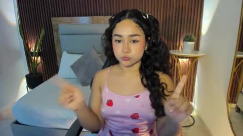 rossie_lanie_ online show from March 7, 7:58 pm