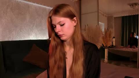 rosy_black_ online show from April 29, 8:02 pm