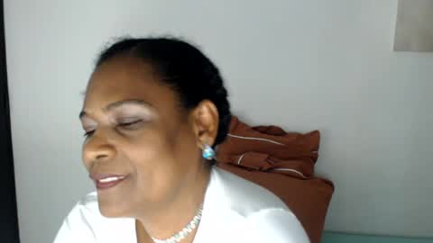 luxa online show from July 24, 1:41 pm