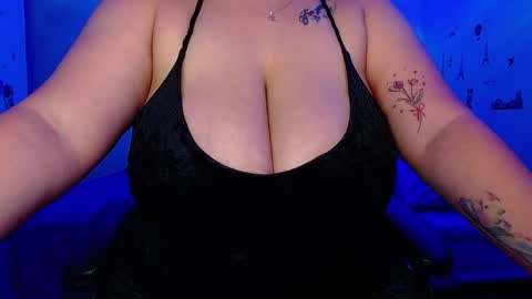 Snapshot of rousrossell_4 chatting on December 7, 10:01 pm Call me Rous online show from December 7, 10:01 pm