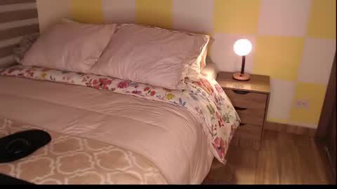 Rouss marie henao  online show from June 13, 2:11 am