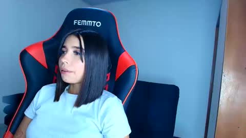 rousse_violet online show from February 9, 1:09 am