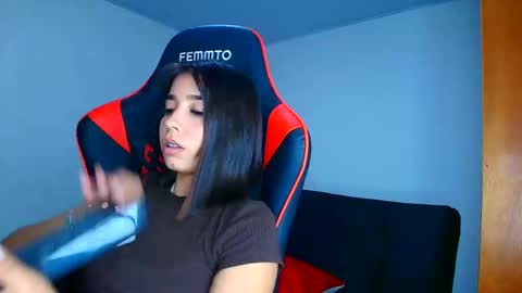 rousse_violet online show from November 4, 10:11 pm