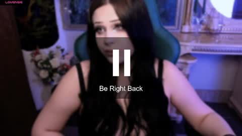 rouzfarrelll online show from May 3, 1:39 pm