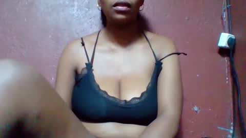 rovaelyah online show from February 16, 8:01 am