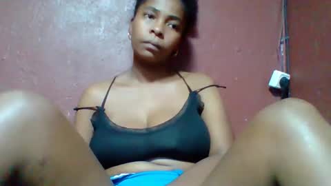 rovaelyah online show from February 7, 7:44 am