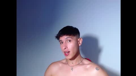 rowanboy23 online show from July 18, 2:02 am
