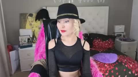 Roxalana online show from June 11, 9:40 am
