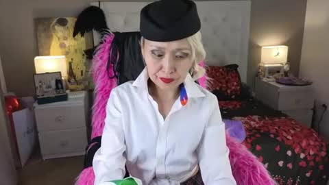 Roxalana online show from June 9, 8:30 pm