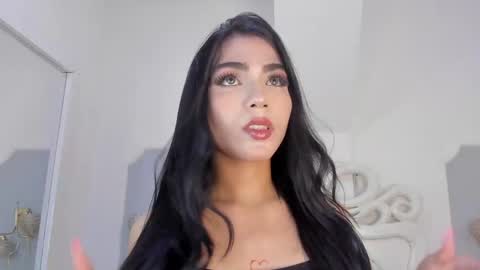 roxana_scott1 online show from May 2, 3:34 am