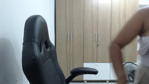 Roxana online show from May 1, 10:59 pm