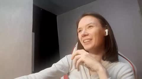 Mia online show from October 23, 4:52 pm
