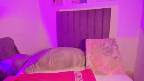 Roxane online show from March 10, 8:40 am