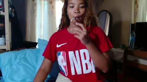 roxanne_98 online show from April 23, 1:24 pm