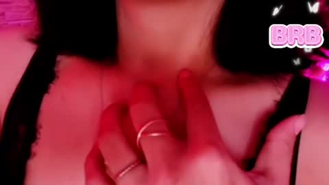 roxanne_han online show from July 2, 11:59 am