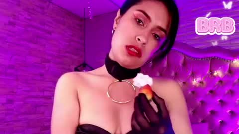 roxanne_han online show from August 2, 2:35 am