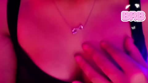 roxanne_han online show from July 17, 1:13 pm