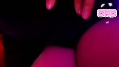 roxanne_han online show from July 30, 12:17 pm