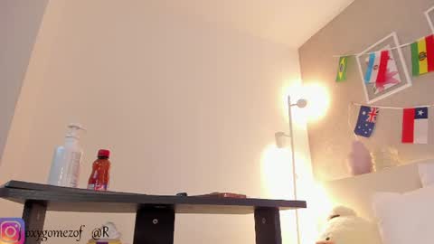 Roxanne Gomez online show from July 3, 1:16 pm