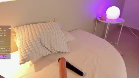 Roxanne Gomez online show from October 23, 1:34 pm