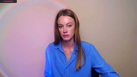 Snapshot of roxasemi_ chatting on October 5, 3:30 pm Roxa online show from October 5, 3:30 pm