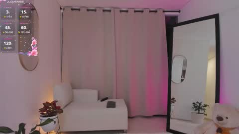  R O X I E  online show from December 1, 1:47 am