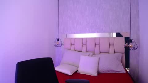 Roxie  online show from February 24, 11:41 pm