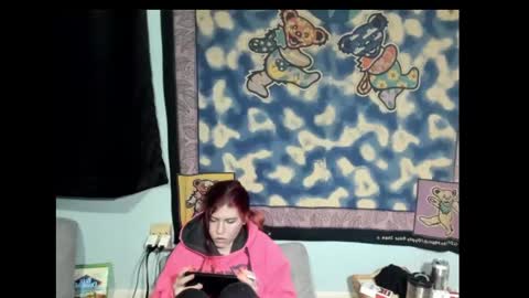 Snapshot of roxihazeleyes chatting on March 5, 8:00 am roxihazeleyes online show from March 5, 8:00 am
