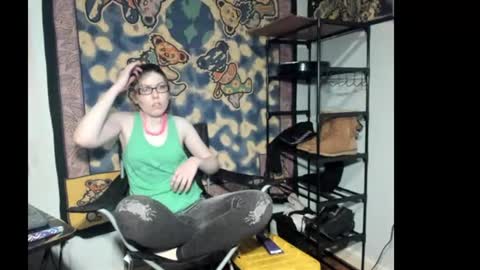 roxihazeleyes online show from August 10, 3:33 am