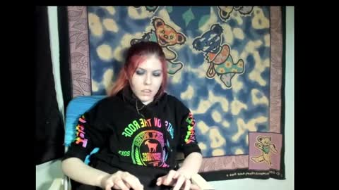 Snapshot of roxihazeleyes chatting on March 9, 10:08 am roxihazeleyes online show from March 9, 10:08 am