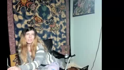 roxihazeleyes online show from July 2, 3:23 am