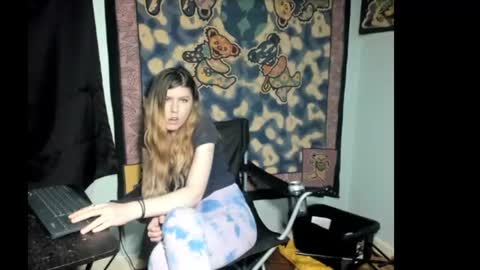 roxihazeleyes online show from July 22, 2:14 am