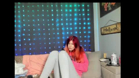 Snapshot of roxihazeleyes chatting on February 28, 8:09 am roxihazeleyes online show from February 28, 8:09 am