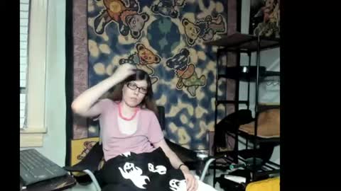 roxihazeleyes online show from August 7, 5:49 am